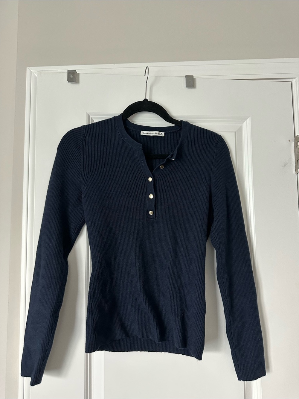 Abercrombie and fitch navy slim henley sweater top size medium
